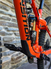 Load image into Gallery viewer, Transition Spire Alloy XT MY22 Factory Orange size M - DEMO Bike