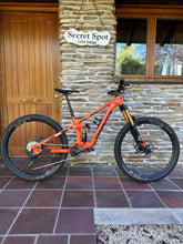 Load image into Gallery viewer, Transition Spire Alloy XT MY22 Factory Orange size M - DEMO Bike