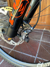 Load image into Gallery viewer, Transition Spire Alloy XT MY22 Factory Orange size M - DEMO Bike