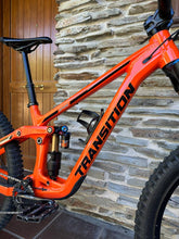 Load image into Gallery viewer, Transition Spire Alloy XT MY22  Factory Orange size M - DEMO Bike

